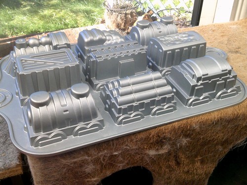 Nordicware cast train cake - , tin