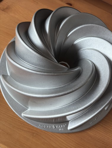 Nordic ware bundt pan swirl - bundt, pan,