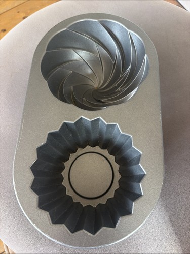Nordic ware giant cupcake - giant, cast